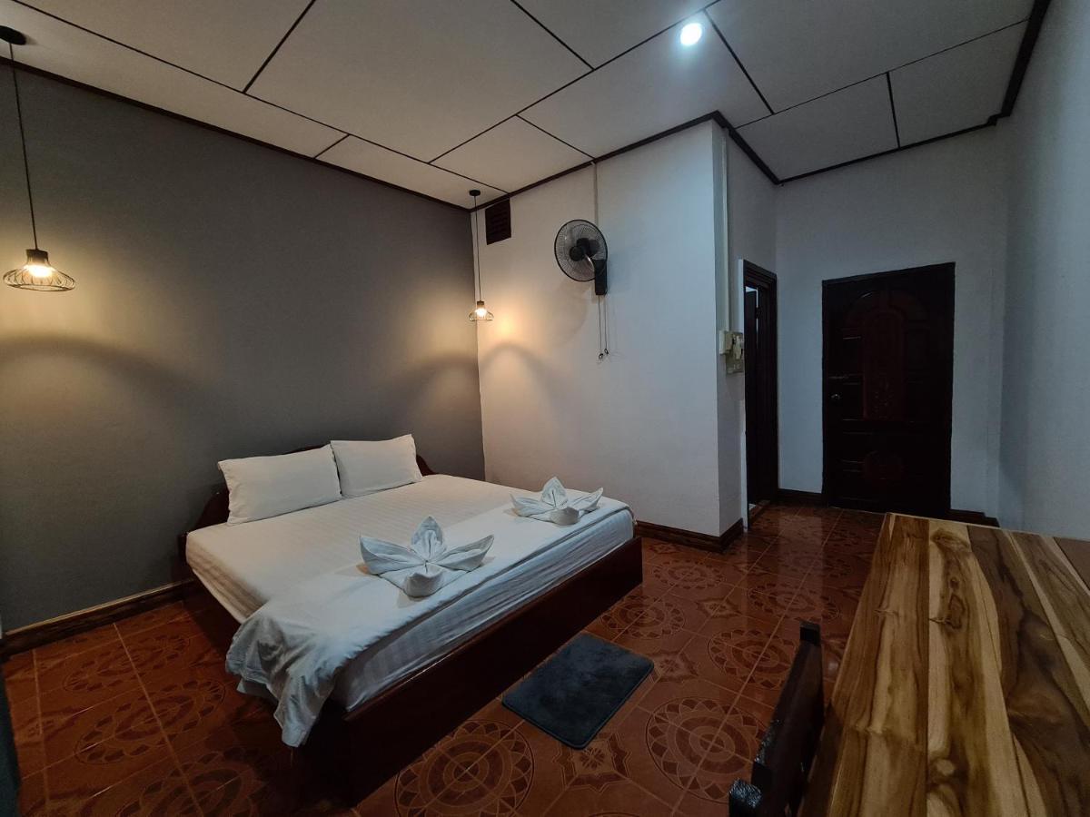 Saphaothong Guesthouse Ванг Виенг Екстериор снимка