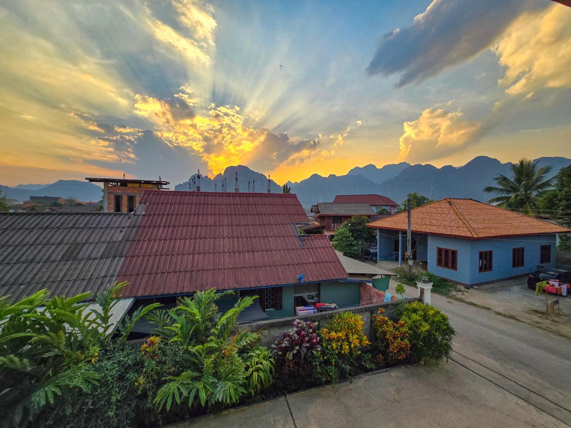 Saphaothong Guesthouse Ванг Виенг Екстериор снимка