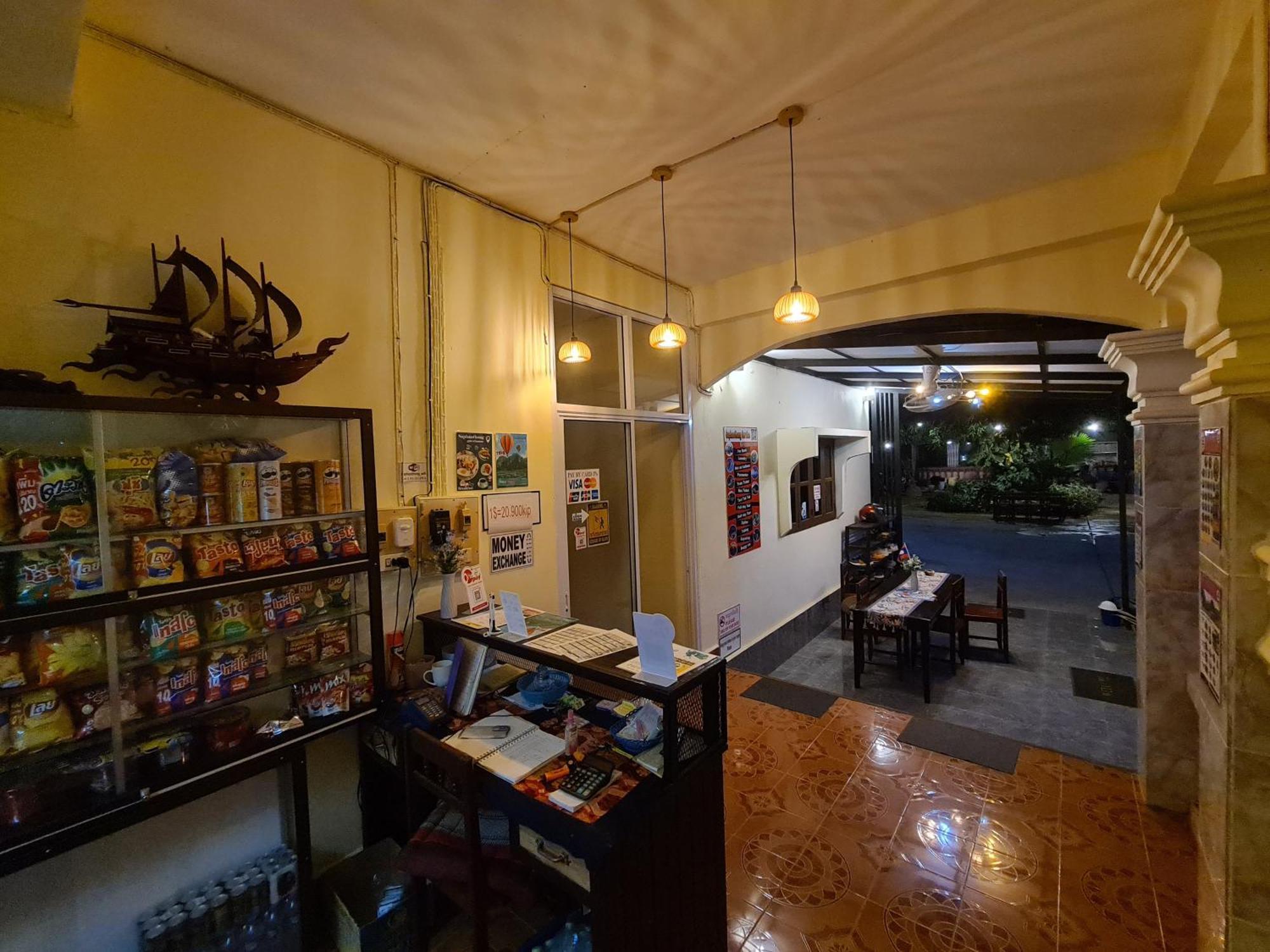 Saphaothong Guesthouse Ванг Виенг Екстериор снимка