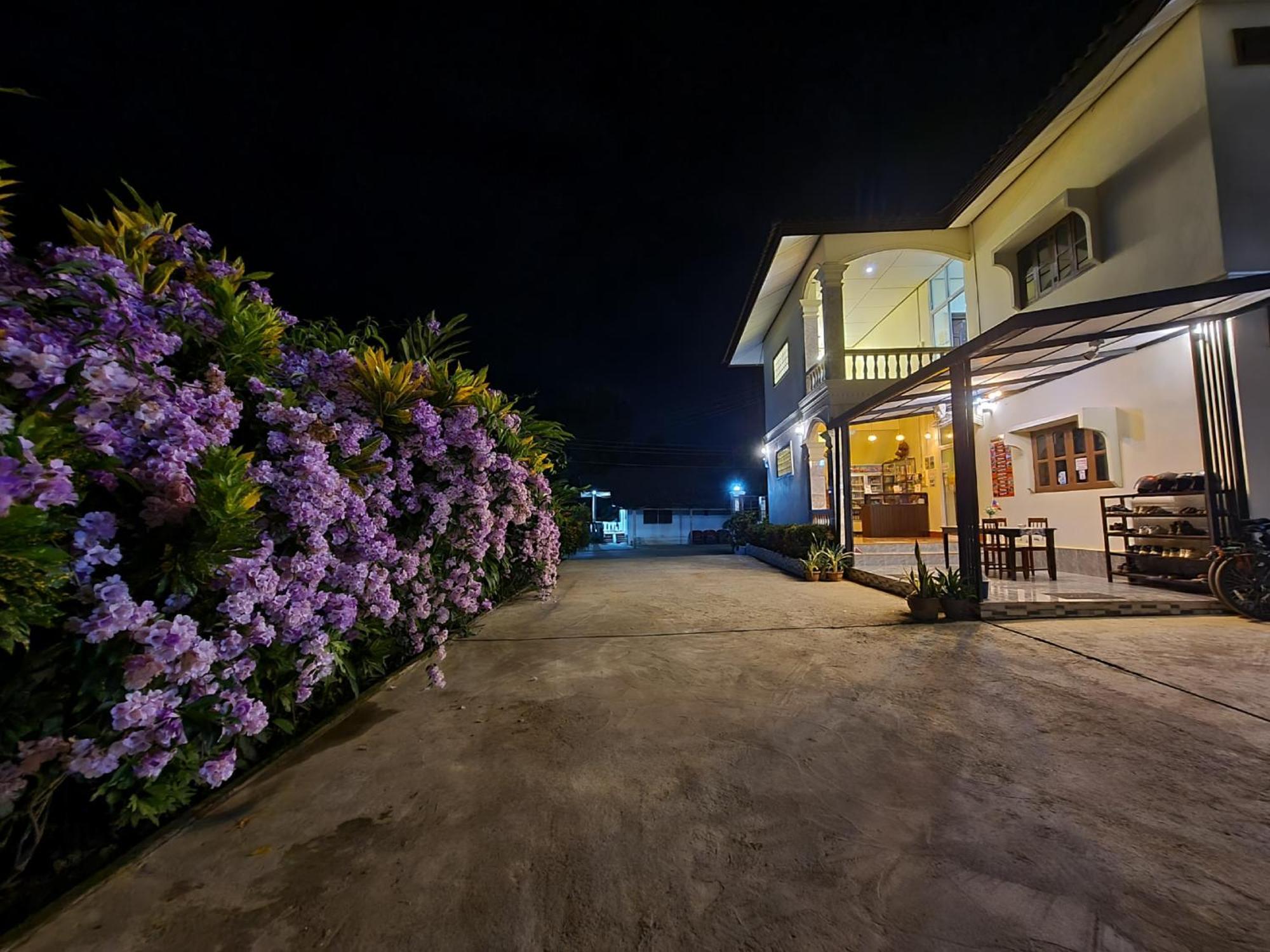 Saphaothong Guesthouse Ванг Виенг Екстериор снимка